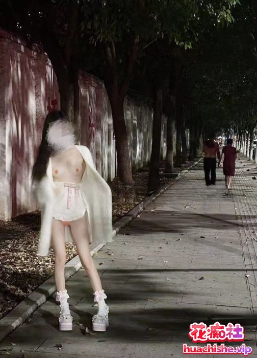 顶级Cos白虎萝莉 崽崽 露出自慰啪啪精彩截图10