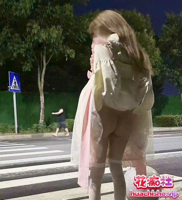 顶级Cos白虎萝莉 崽崽 露出自慰啪啪精彩截图14