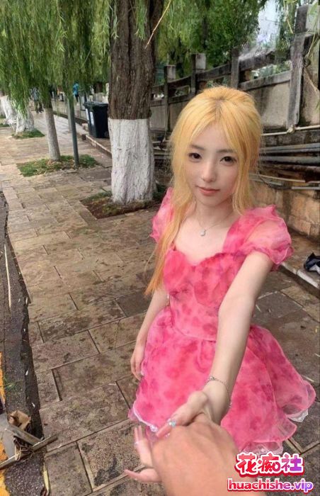 泄密 女大学生吕佳慧 被金主爸爸包养成小母狗精彩截图02