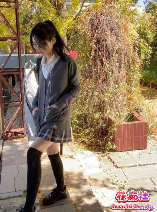 泄密 女大学生吕佳慧 被金主爸爸包养成小母狗精彩截图05