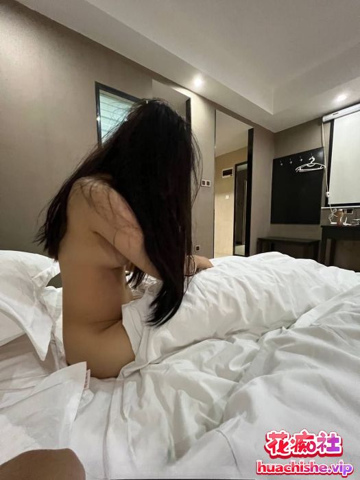 清纯04年小妹妹完整版约啪泄密精彩截图03