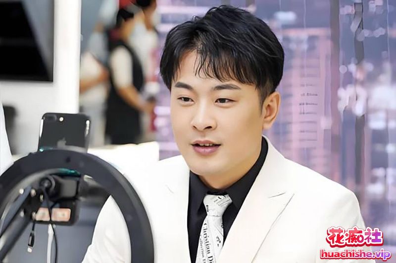 顶流男网红 辛巴 再陷风波 被带走调查后紧急跑路香港 曾在杭州嫖娼视频精彩截图05