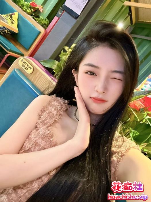 极品泄密 清纯嫩妹自慰给男友看精彩截图02