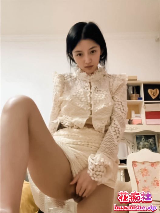 极品泄密 清纯嫩妹自慰给男友看精彩截图09