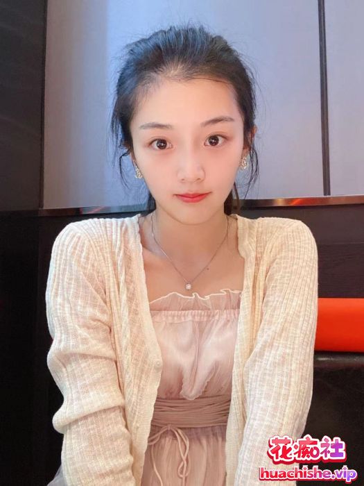 极品泄密 清纯嫩妹自慰给男友看精彩截图10