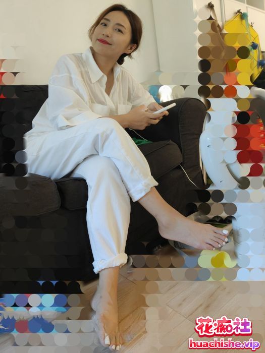 Zoemilf 私密照曝光淫荡M腿自拍视频精彩截图05