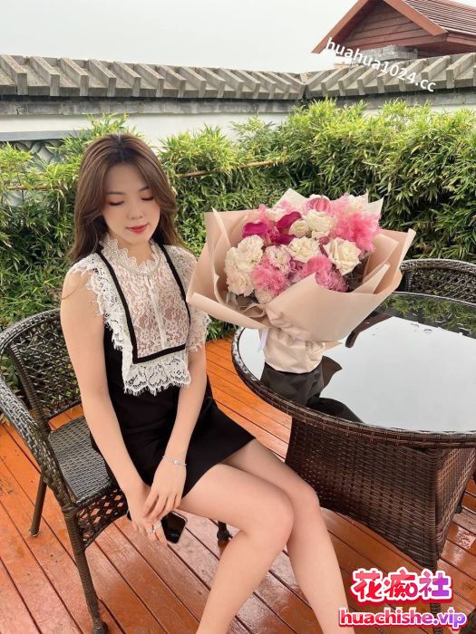 美女同事被大佬各种玩弄调教精彩截图05