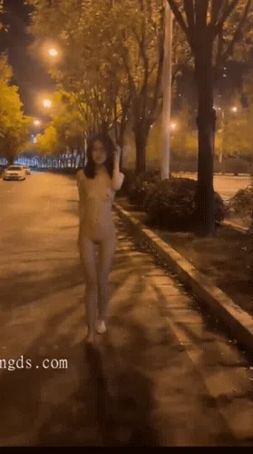 西萌工作室濑濑 美少女各种户外场景大胆露出精彩截图01