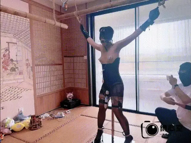 SM调教女奴系列 冥想缚心室 视频精彩截图05