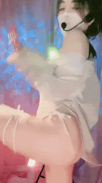 顶级巨乳舞姬一帘丝雨 各种情趣丝袜裸舞精彩截图02