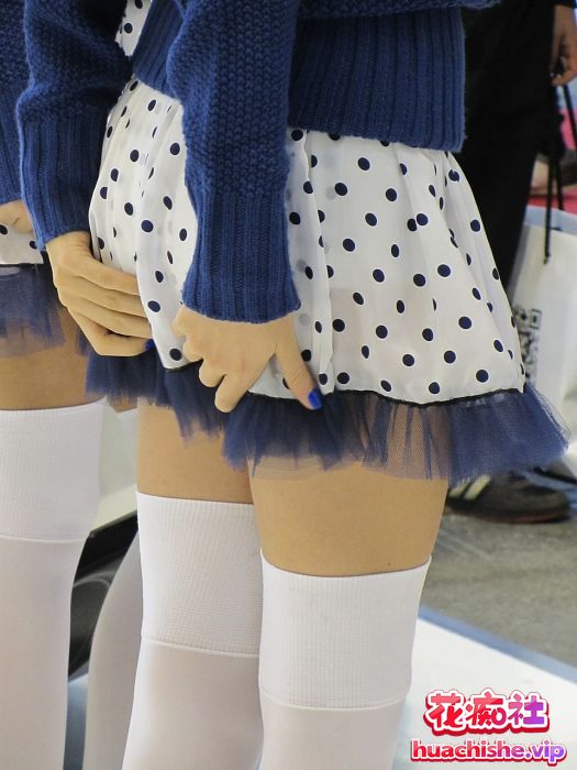 自整理绝对领域过膝袜大合集精彩截图05