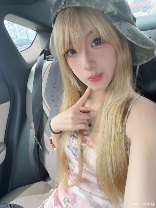 赵思珊 摩天轮啪啪+日常车震口交精彩截图01