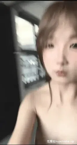 爱换装的萌妹 楼梯露出精彩截图07