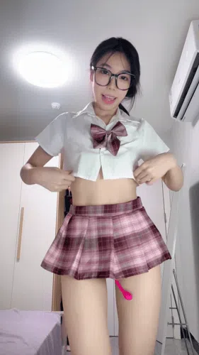 长腿骚母狗施施/湿湿 道具自慰精彩截图11