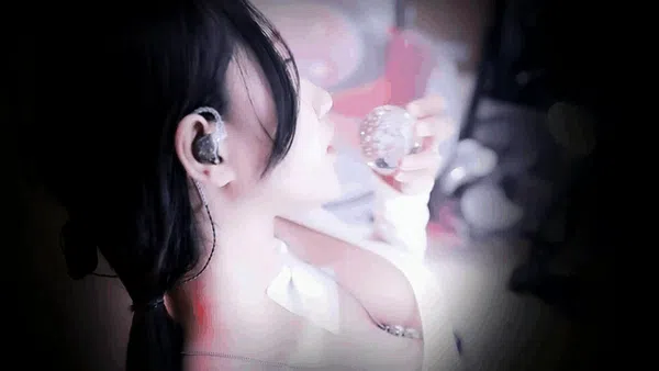 网易CC 雅恩北北 全裸影子舞各种情趣服直播精彩截图05