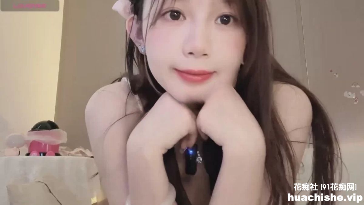 Stripchat魔鬼巨乳女神qqqq0808 直播各种裸舞诱惑 [18V+21.9G]