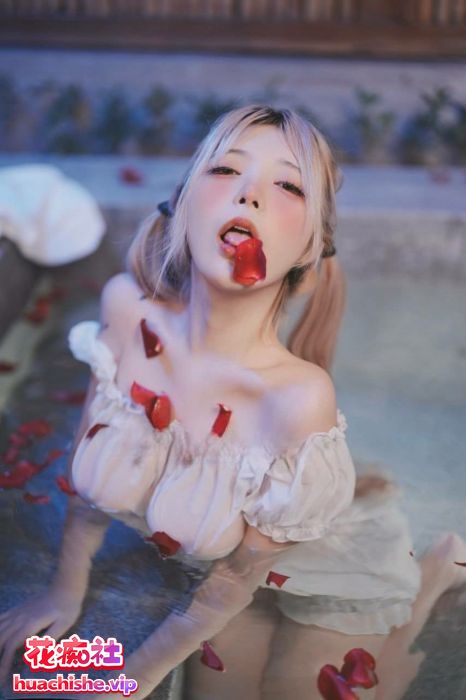 福利姬03loveyo cos双人淫语足交精彩截图03