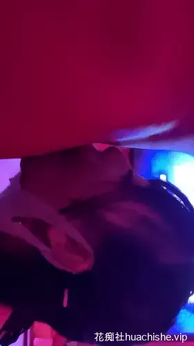 TonyJ和贝贝 清纯女神各种场所极限露出精彩截图10
