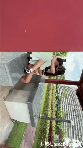 TonyJ和贝贝 清纯女神各种场所极限露出精彩截图15
