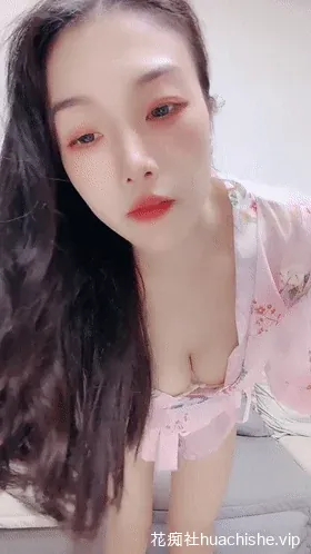 纯美少妇 南方的表妹 自慰直播精彩截图04
