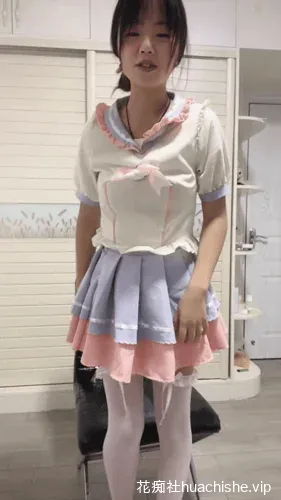 落落爱睡觉 甜美邻家虎牙嫩妹道具自慰直播精彩截图17