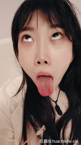 反差粉鲍眼镜嫩妹 曼z 直播视频精彩截图15