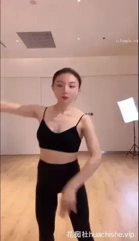 健身美少女 可可奶蛋 户外露出一字马自慰直播精彩截图14