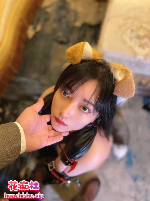 极品巨乳女神WisdomZ酒月调教自拍精彩截图06