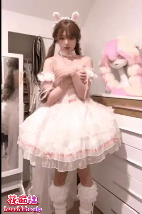 Tiktok极品白虎樱花嫩妹呆呆麒麟ちゃん合集精彩截图06