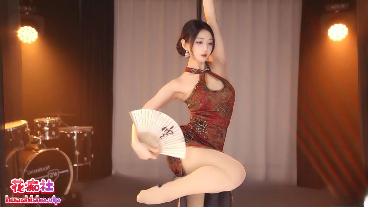 虎牙舞蹈女神【坏空空】25年8月9月热舞精彩截图17