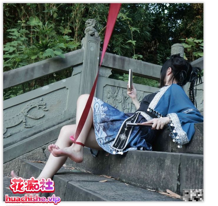 抖音擦边福利姬 小羊蛋卷 白丝足控足交精彩截图12