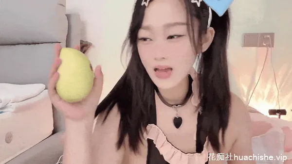 骚货主播yueyue2003 皮眼里塞各种道具直播精彩截图06