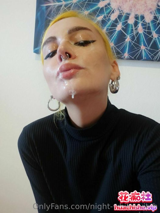 Forest Whore 重口多人SM调教户外露出拳交喝尿合集精彩截图03