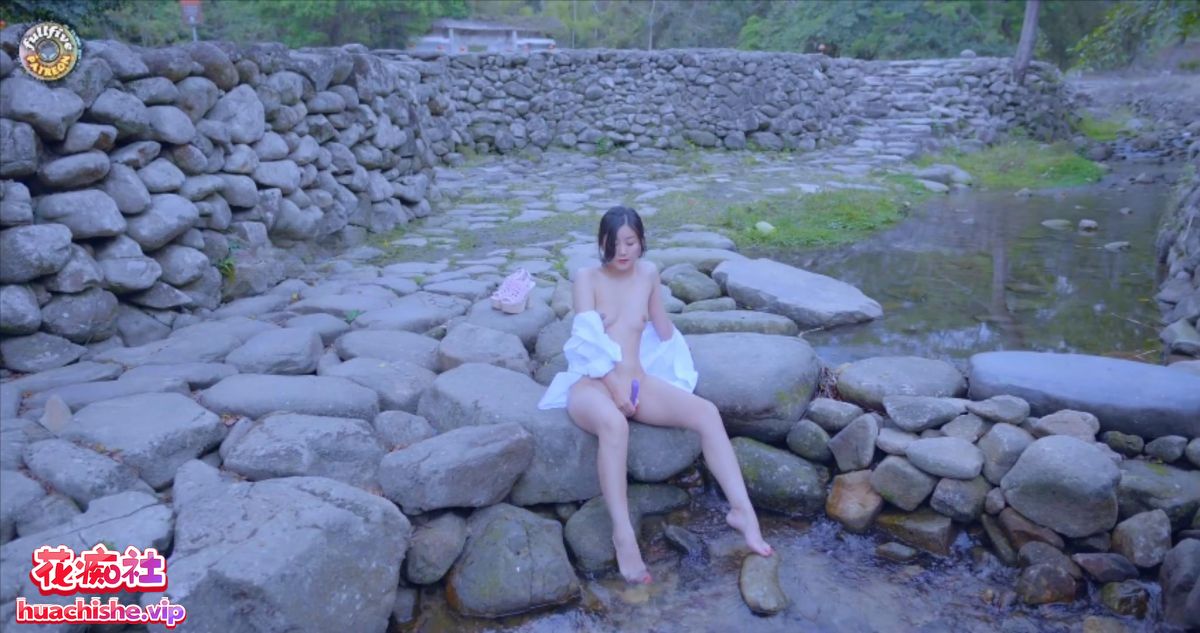 宜家门女主角Fullfive 各种场景户外露出自慰合集精彩截图06