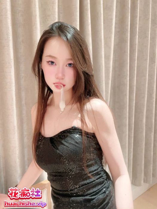 推特超淫荡反差女神 Temuer郡主 付费门槛精彩截图04