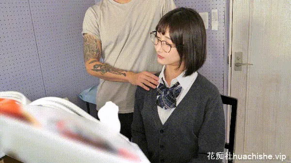 Yunadoll 钢琴老师爆肏身材极好日本学生完整版精彩截图01