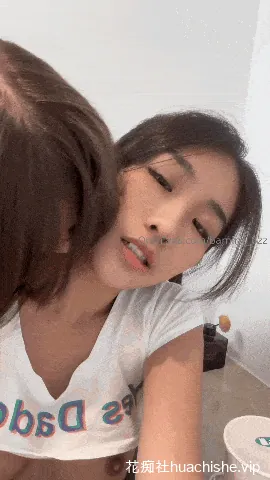 Ada822/barniny_8zz 大尺度露脸私拍精彩截图05