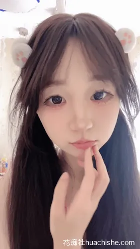 05洛丽塔 全裸骚舞抠穴自慰直播精彩截图14