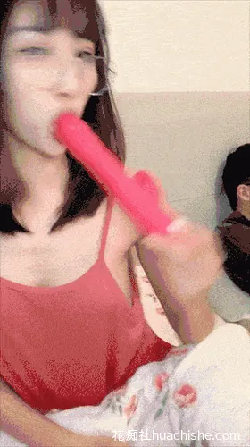 万万姐姐 浴室到床上自慰啪啪精彩截图04