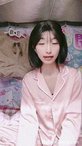 呜崽酱 各种宿舍偷偷直播自慰潮喷精彩截图04