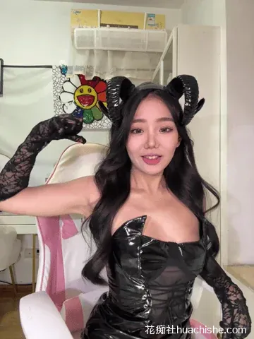 jiajia_L 角色扮演露出自慰直播精彩截图04