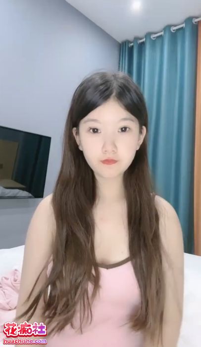 小困泡芙 靓妹被干得如痴如醉精彩截图02