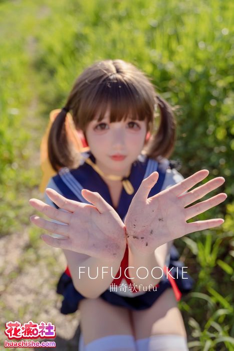 曲奇软fufu 5套写真精彩截图02