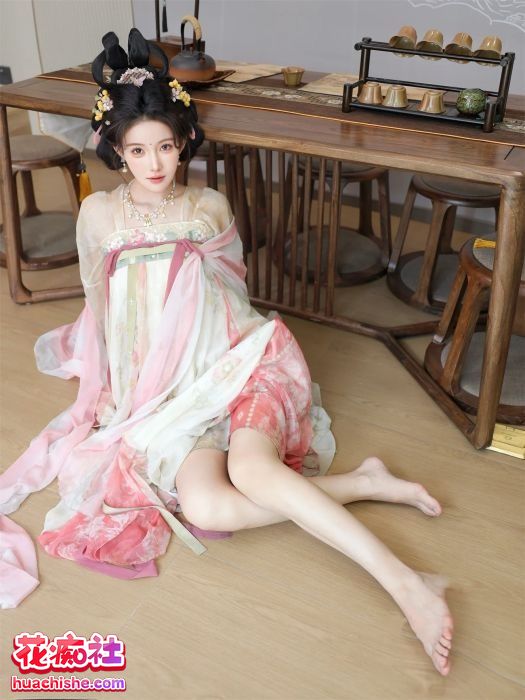 极品高颜值模特 梨霜儿 写真私拍精彩截图02