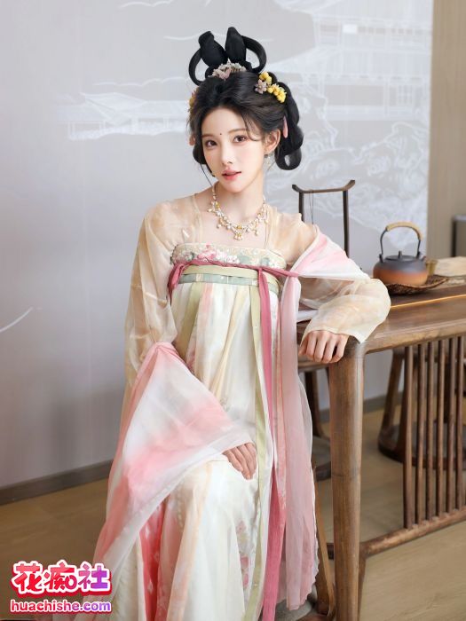 极品高颜值模特 梨霜儿 写真私拍精彩截图12