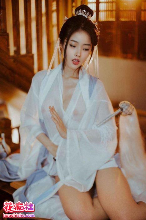 钛合金TiTi 极品美乳古风写真精彩截图03