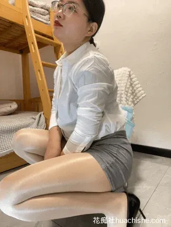 SP站眼镜骚妇Nlen_baby 自慰喷水精彩截图12