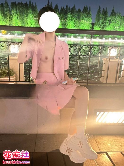 哪吒爱露出Nezha696900 各种露出精彩截图03