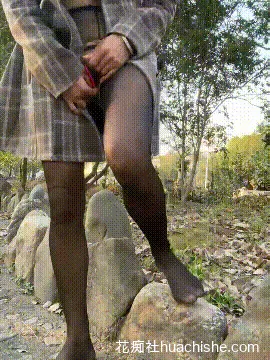 jing_qing21 户外露出自慰喷水精彩截图05