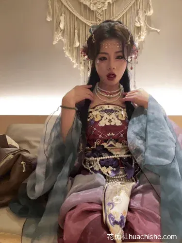 Asia-GoodLuck 户外极限大胆露出精彩截图06